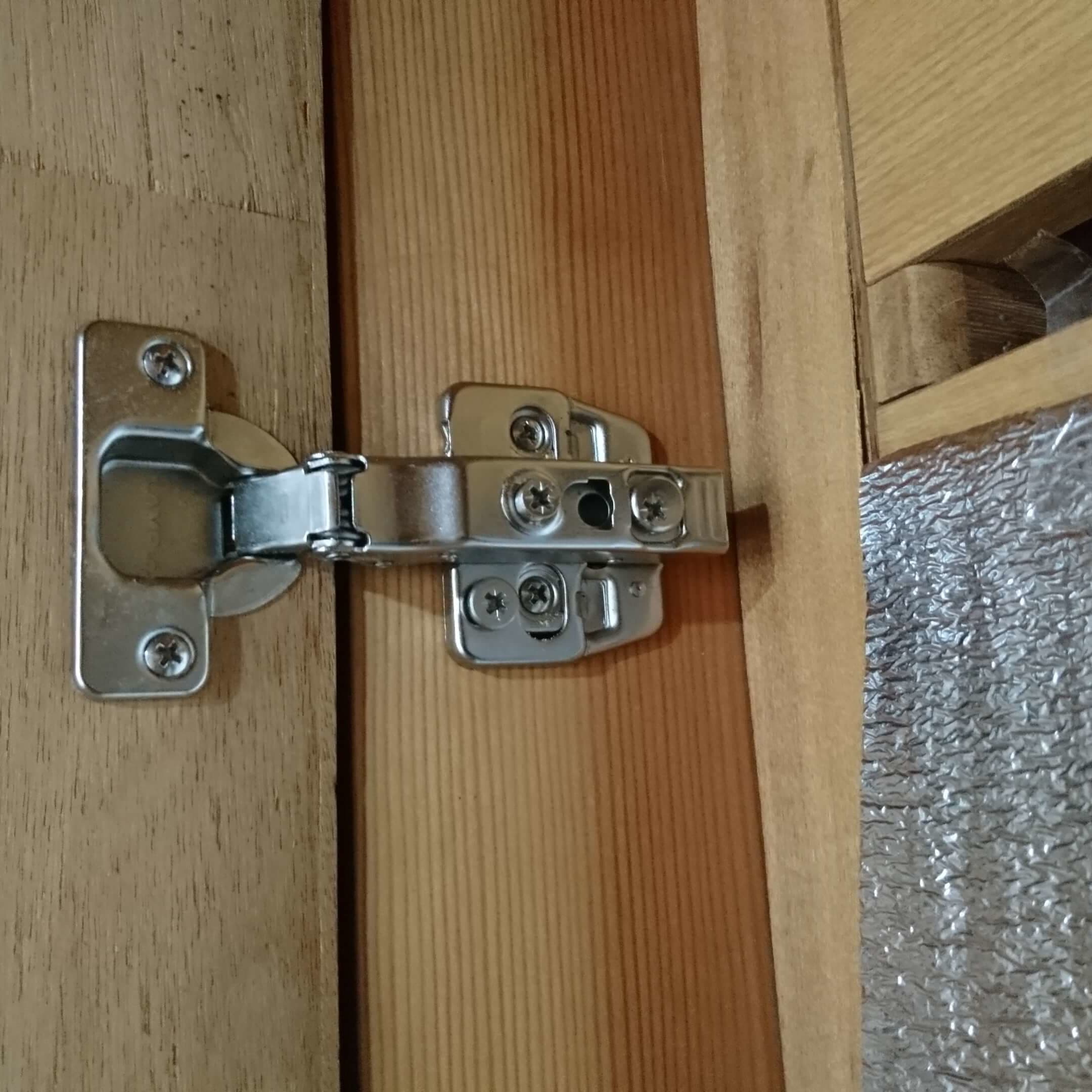 蝶番の調整・交換 名古屋市中村区 | 蝶番の調整・交換なら建具修理の窓口名古屋市中村区